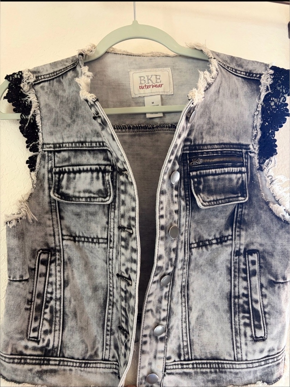 BKE Washed Black and Gray Denim Vest - Picture 4 of 8